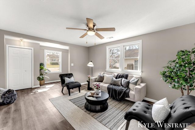 489 W 23rd Street, Holland City, MI 49423