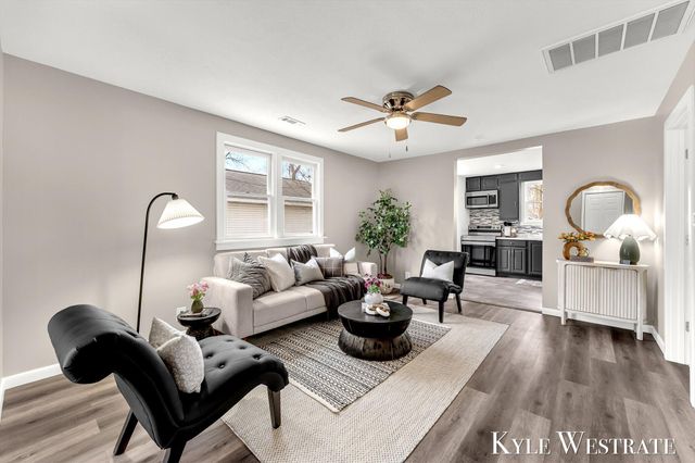 489 W 23rd Street, Holland City, MI 49423