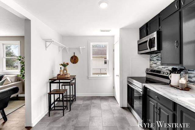 489 W 23rd Street, Holland City, MI 49423