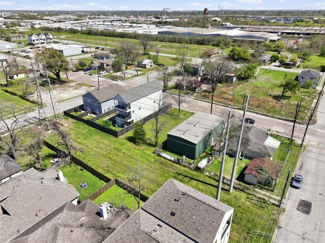 3011 Elysian Street, Houston, TX 77009