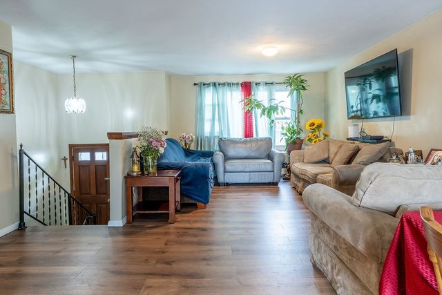 81 Petteys Avenue, Providence, RI 02909