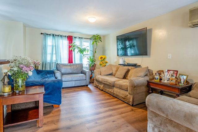 81 Petteys Avenue, Providence, RI 02909