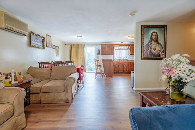 81 Petteys Avenue, Providence, RI 02909