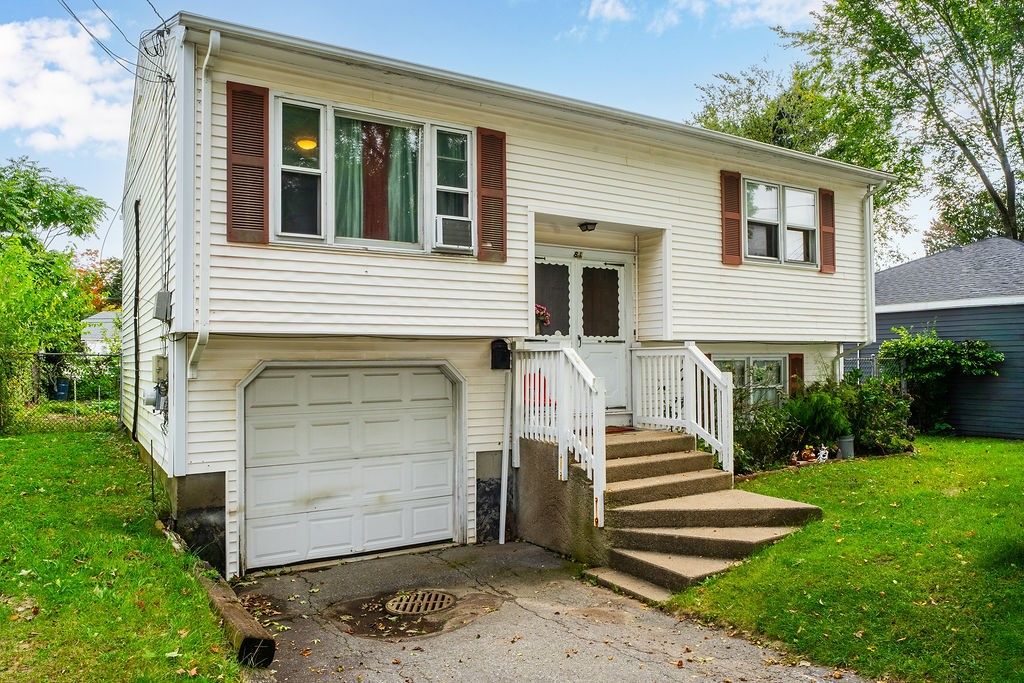 81 Petteys Avenue, Providence, RI 02909