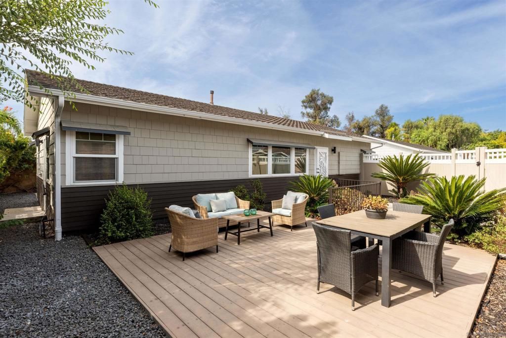 1027 29 Knowles Ave, Carlsbad, CA 92008 — photo 2