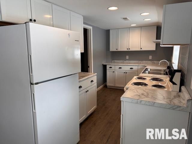 1619 ELMWOOD Street, Jacksonville, IL 62650