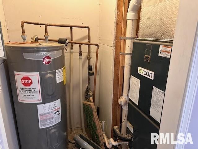 1619 ELMWOOD Street, Jacksonville, IL 62650