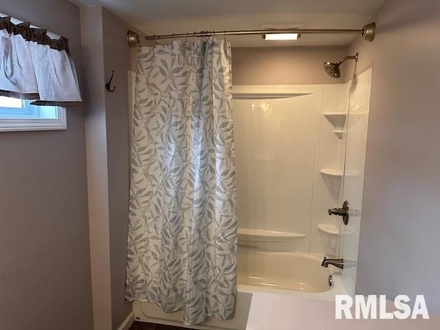 1619 ELMWOOD Street, Jacksonville, IL 62650