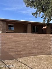 375 W 33rd Street, Tucson, AZ 85713