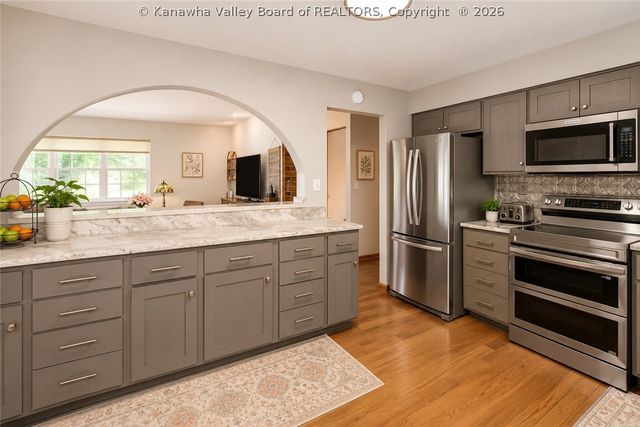 169 Burning Springs Drive, Belle, WV 25015