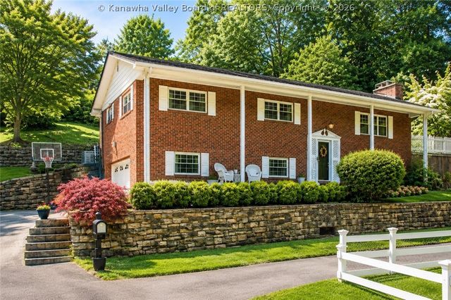 169 Burning Springs Drive, Belle, WV 25015