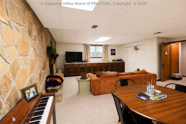169 Burning Springs Drive, Belle, WV 25015