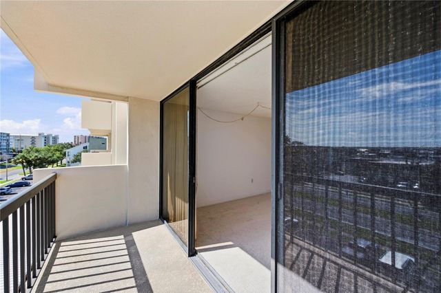 400 ISLAND WAY 411, Clearwater, FL 33767