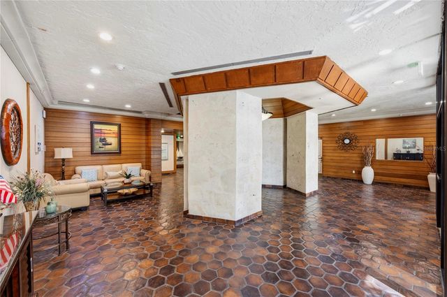 400 ISLAND WAY 411, Clearwater, FL 33767
