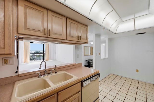 400 ISLAND WAY 411, Clearwater, FL 33767