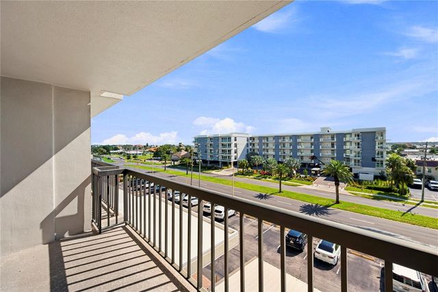 400 ISLAND WAY 411, Clearwater, FL 33767