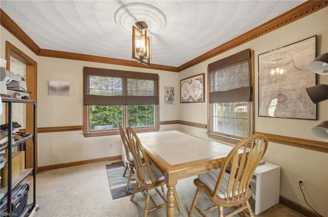 904 Lela LN, Chesapeake, VA 23322