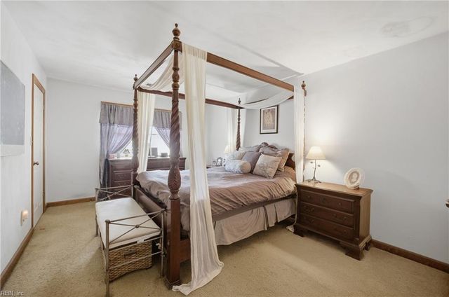 904 Lela LN, Chesapeake, VA 23322