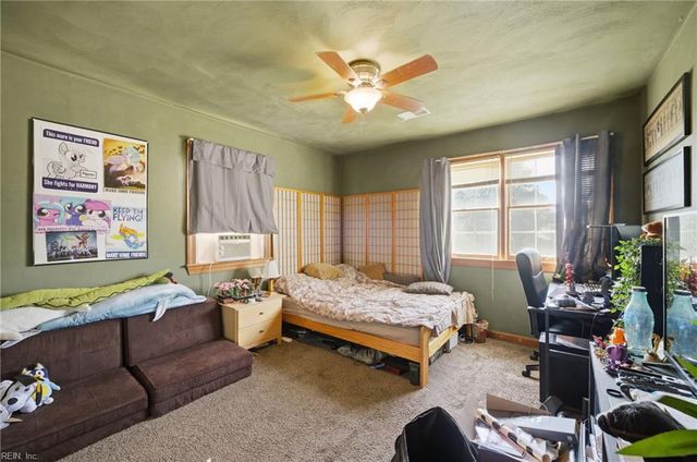 904 Lela LN, Chesapeake, VA 23322