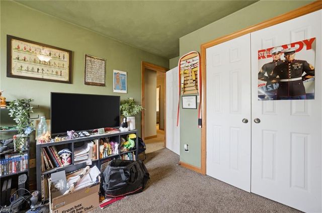 904 Lela LN, Chesapeake, VA 23322