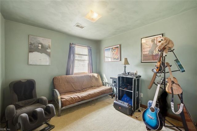 904 Lela LN, Chesapeake, VA 23322