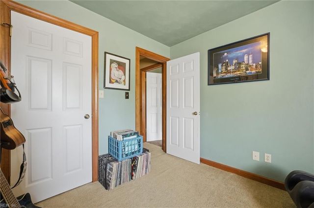 904 Lela LN, Chesapeake, VA 23322