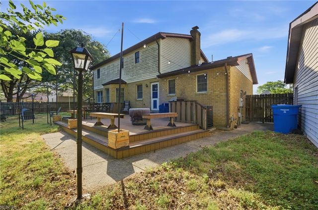 904 Lela LN, Chesapeake, VA 23322