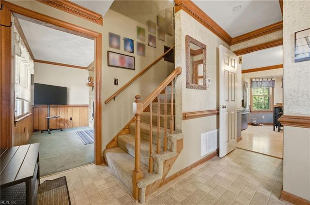 904 Lela LN, Chesapeake, VA 23322