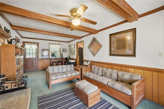 904 Lela LN, Chesapeake, VA 23322