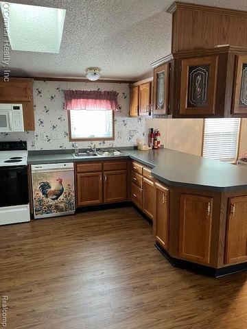 566 Bear Lake Court Court, Kimball Township, MI 48074