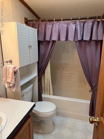 566 Bear Lake Court Court, Kimball Township, MI 48074