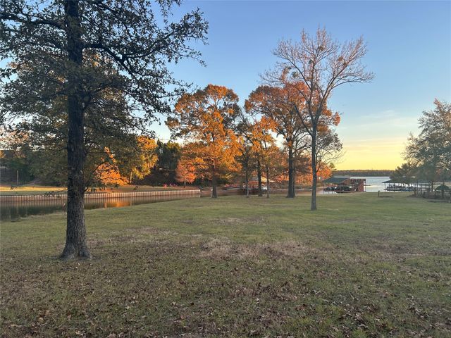 15R E Goliad Street, Log Cabin, TX 75148