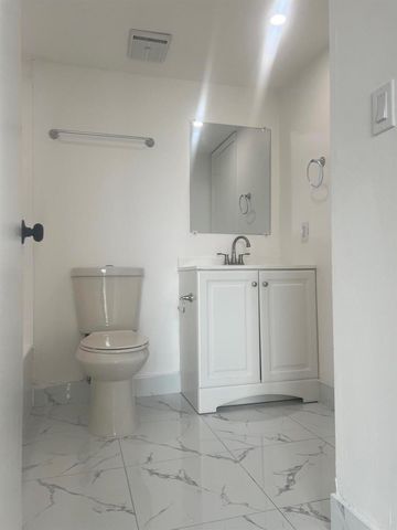 2055 SW 122nd 219, Miami, FL 33175