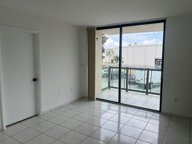 2055 SW 122nd 219, Miami, FL 33175