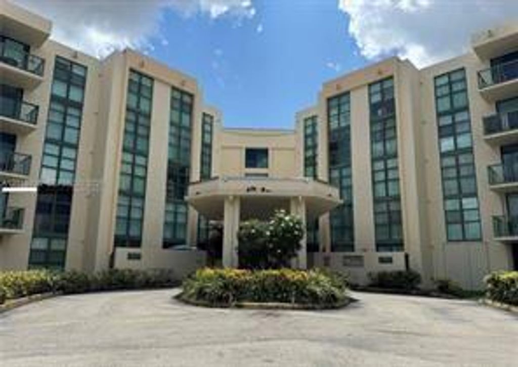 2055 SW 122nd 219, Miami, FL 33175