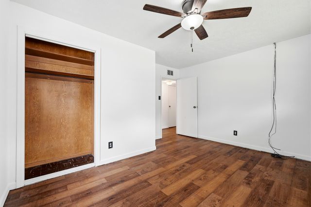 208 South Walnut Street, Huntington, WV 25705
