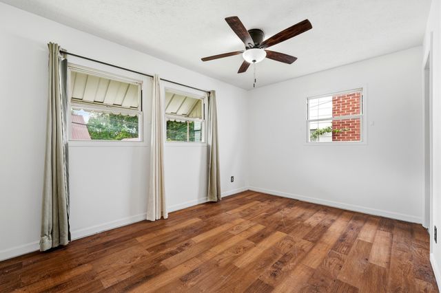 208 South Walnut Street, Huntington, WV 25705