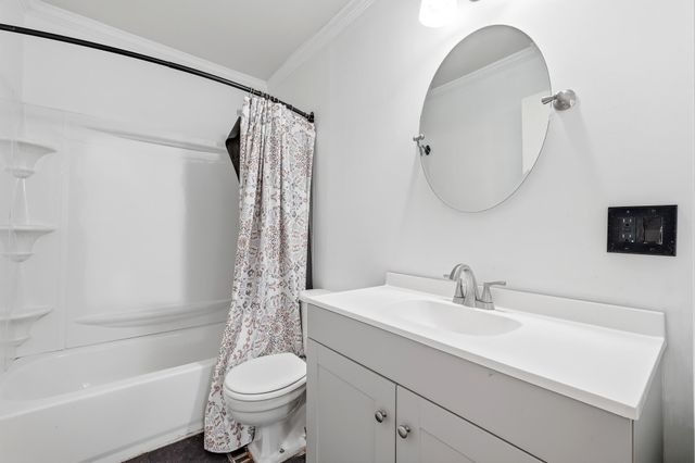 208 South Walnut Street, Huntington, WV 25705