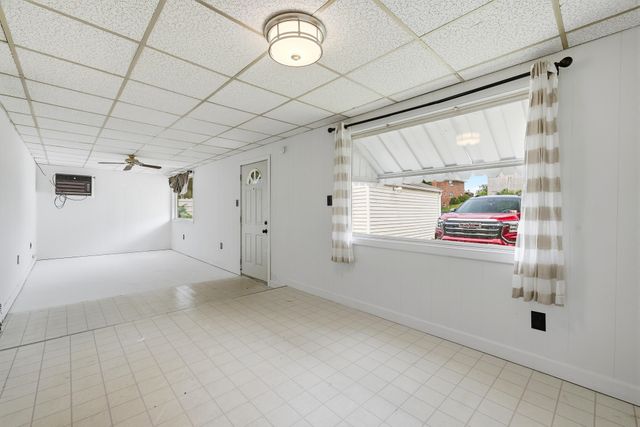 208 South Walnut Street, Huntington, WV 25705