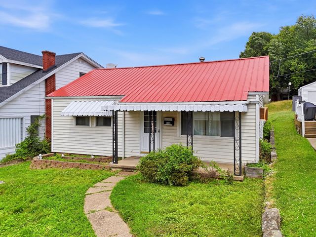 208 South Walnut Street, Huntington, WV 25705