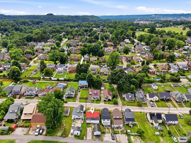 208 South Walnut Street, Huntington, WV 25705