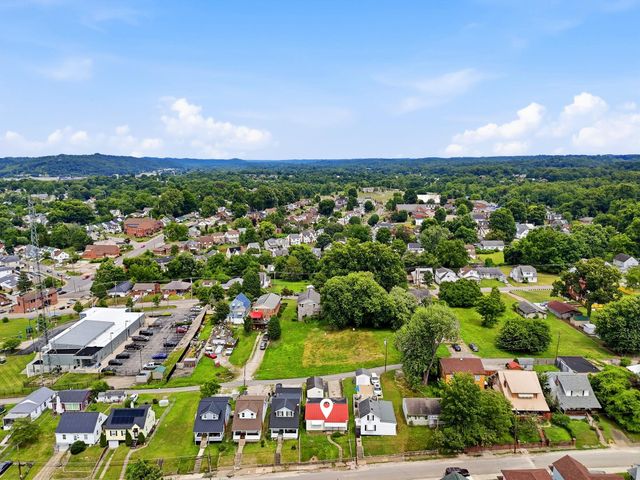 208 South Walnut Street, Huntington, WV 25705