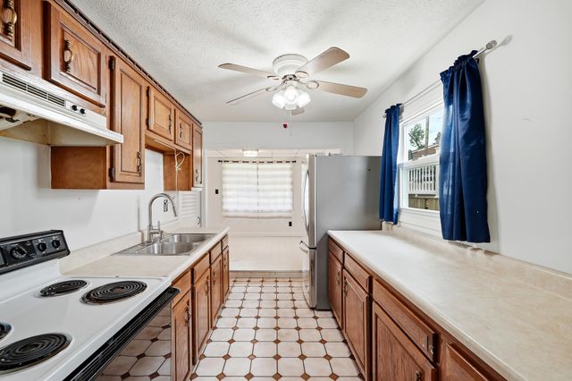 208 South Walnut Street, Huntington, WV 25705