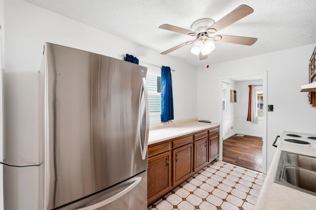 208 South Walnut Street, Huntington, WV 25705