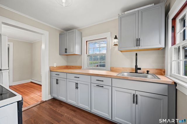 85 Stedman Road, New Hartford, CT 06057