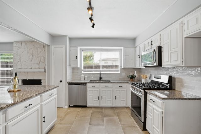 5017 Roundtable Lane, Garland, TX 75044