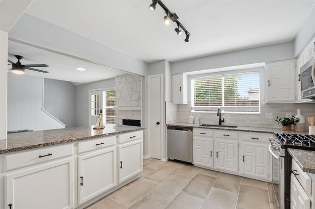 5017 Roundtable Lane, Garland, TX 75044