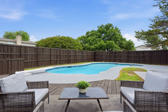 5017 Roundtable Lane, Garland, TX 75044