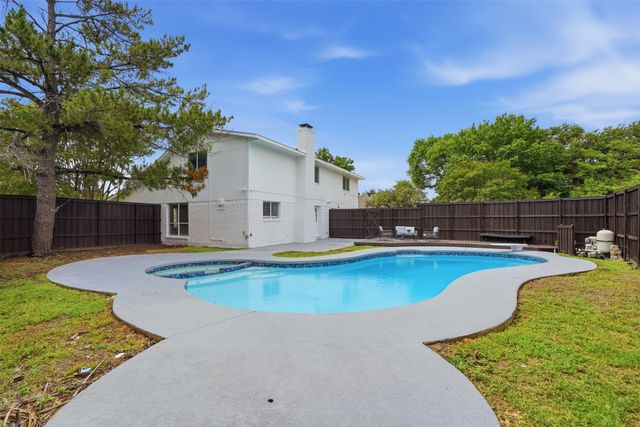 5017 Roundtable Lane, Garland, TX 75044