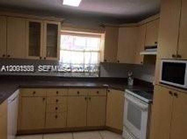 2617 NW 19th Ave F, Oakland Park, FL 33311